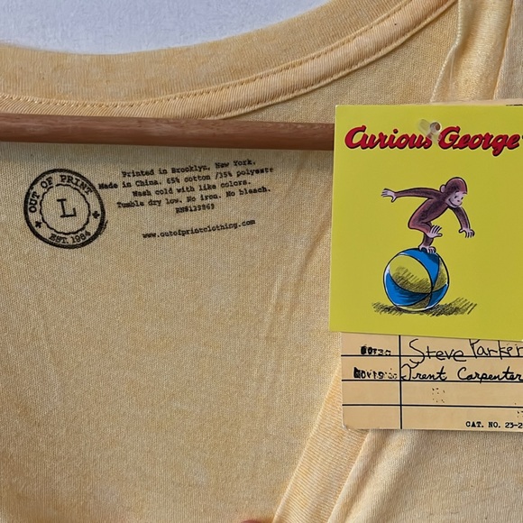 Curious George Out of Print Women’s V-neck T-shirt L yellow NWT - Picture 2 of 6